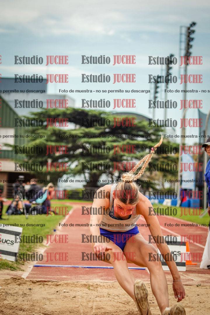 Fotos del salto en largo de mujeres