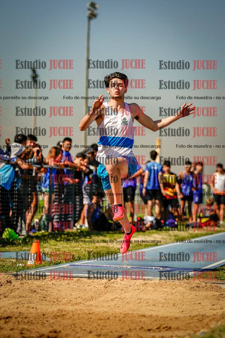 Fotos del salto en largo de varones