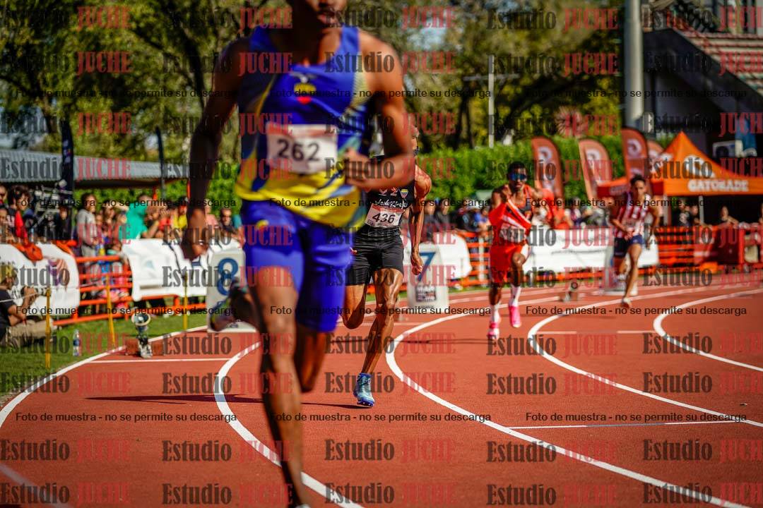 Fotos de los 400 m llanos de varones