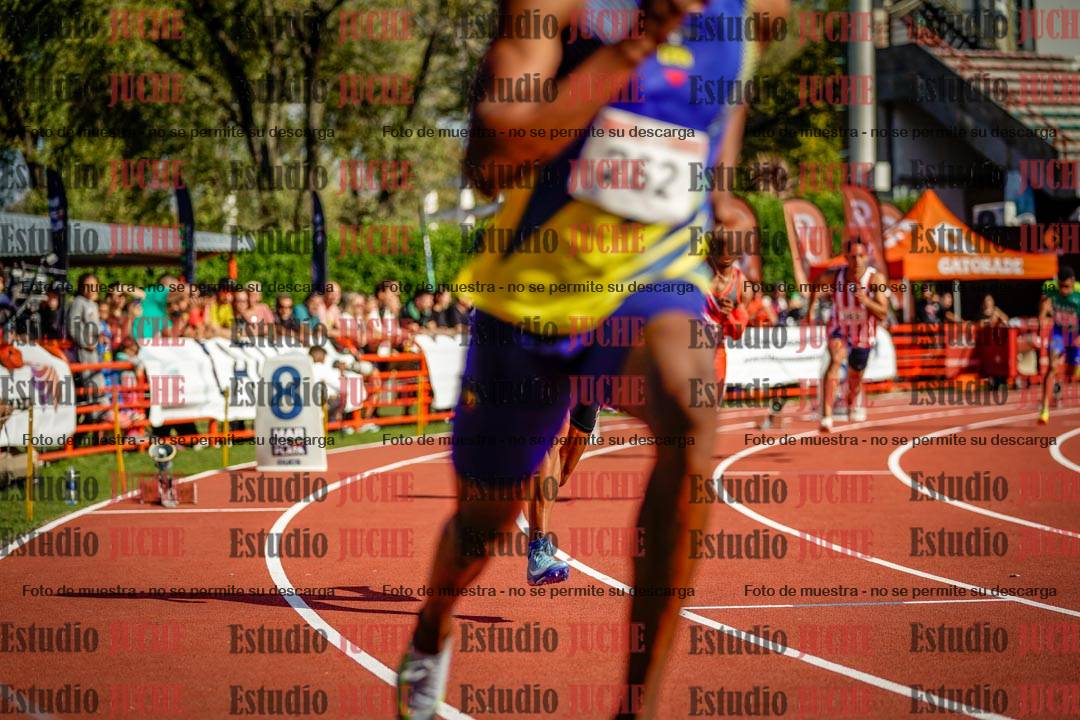Fotos de los 400 m llanos de varones