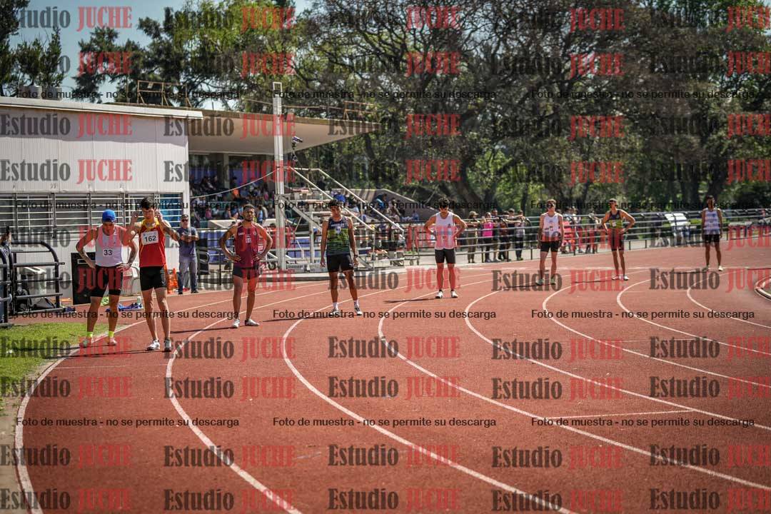 Fotos de los 800 m llanos de varones