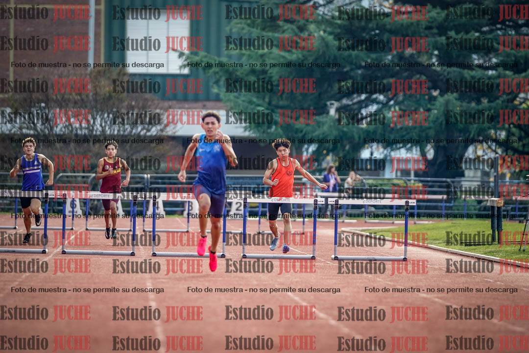 Fotos de los 400 m con vallas de varones