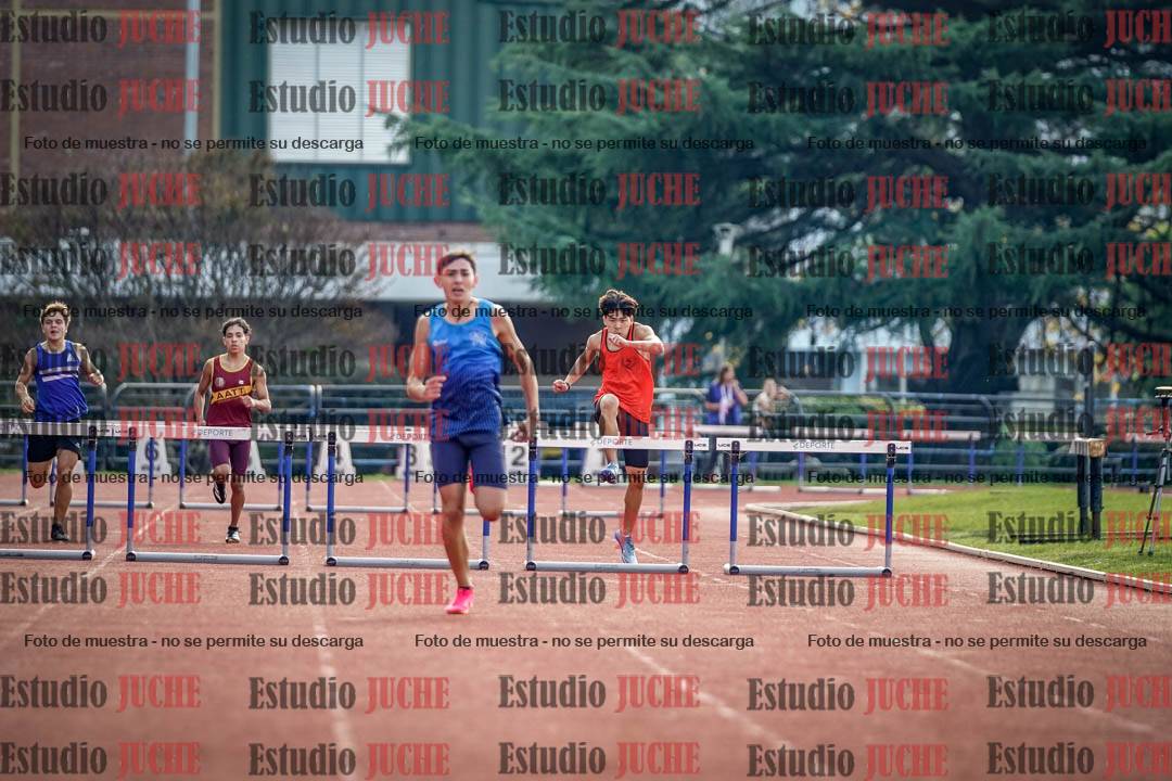 Fotos de los 400 m con vallas de varones