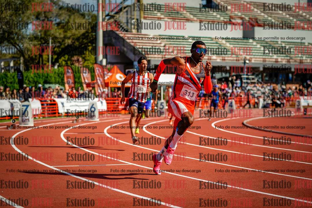 Fotos de los 400 m llanos de varones