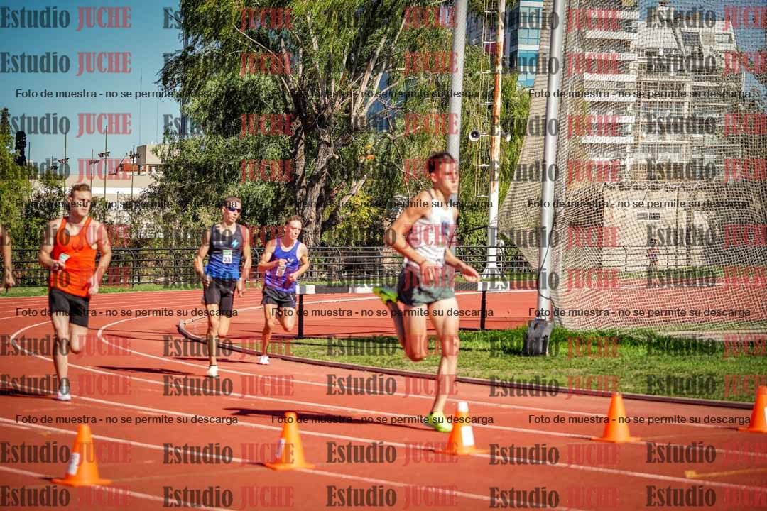 Fotos de los 800 m llanos de varones