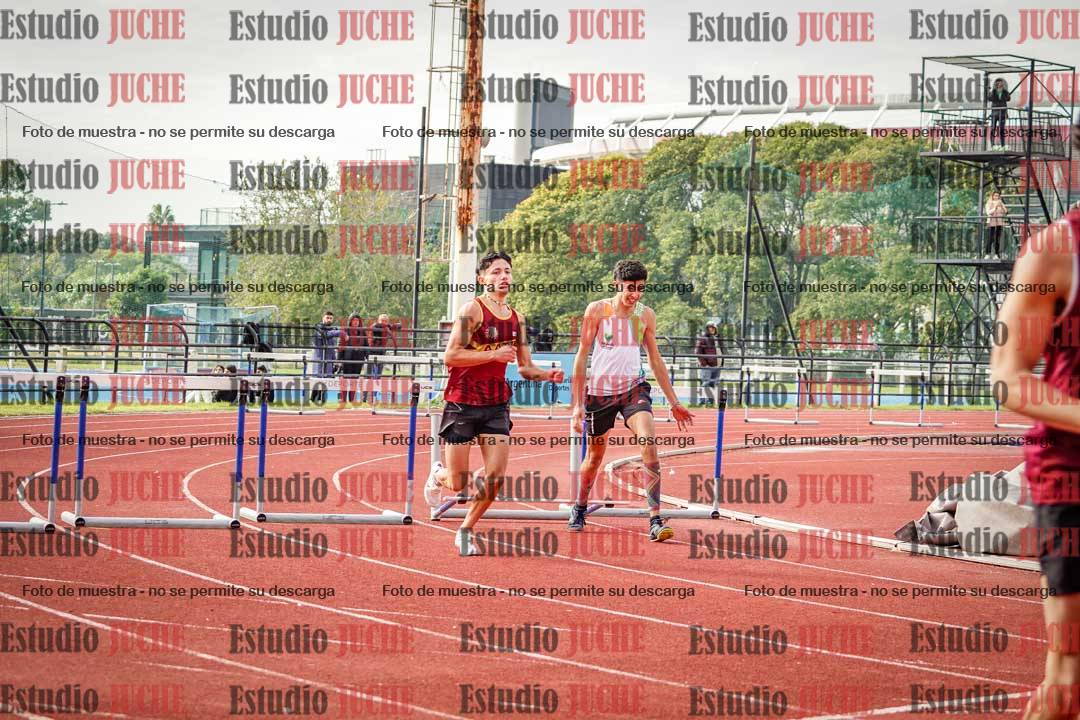 Fotos de los 400 m con vallas de varones