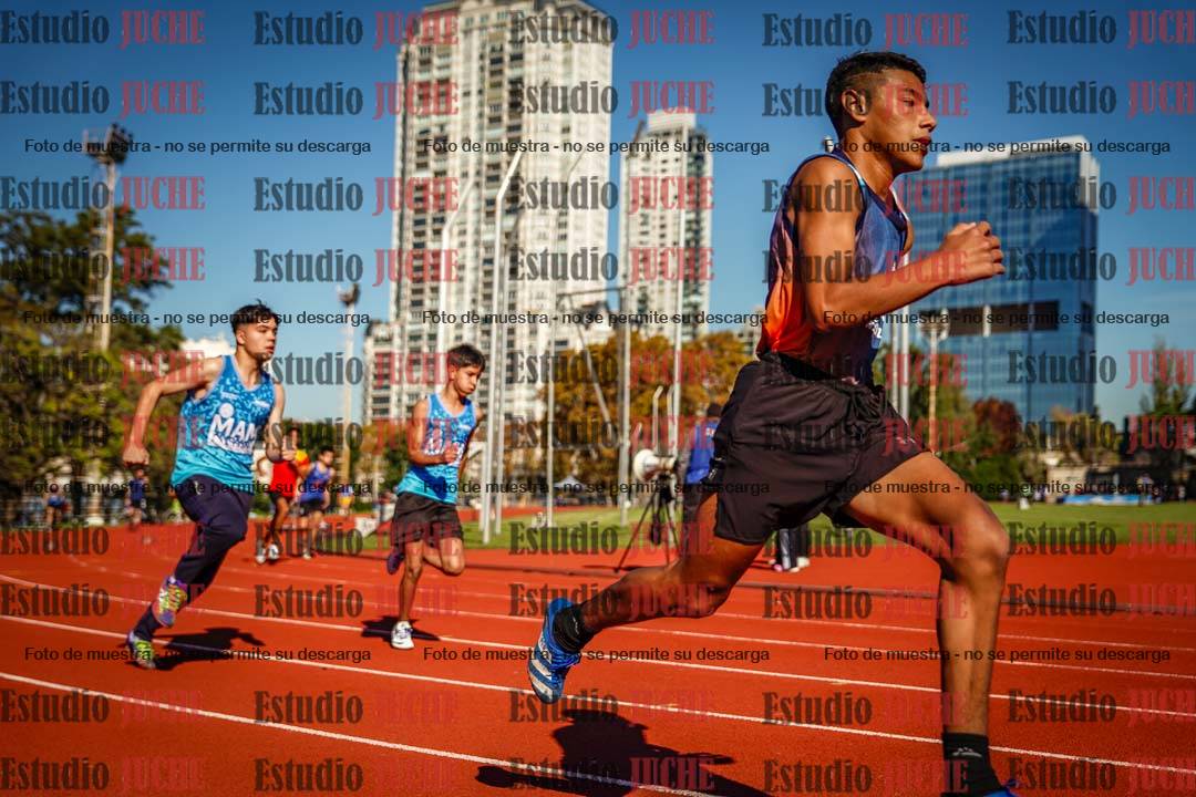 Fotos de los 200 m llanos de varones