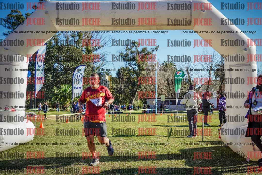 Fotos de la llegada del cross de 4000 m - varones