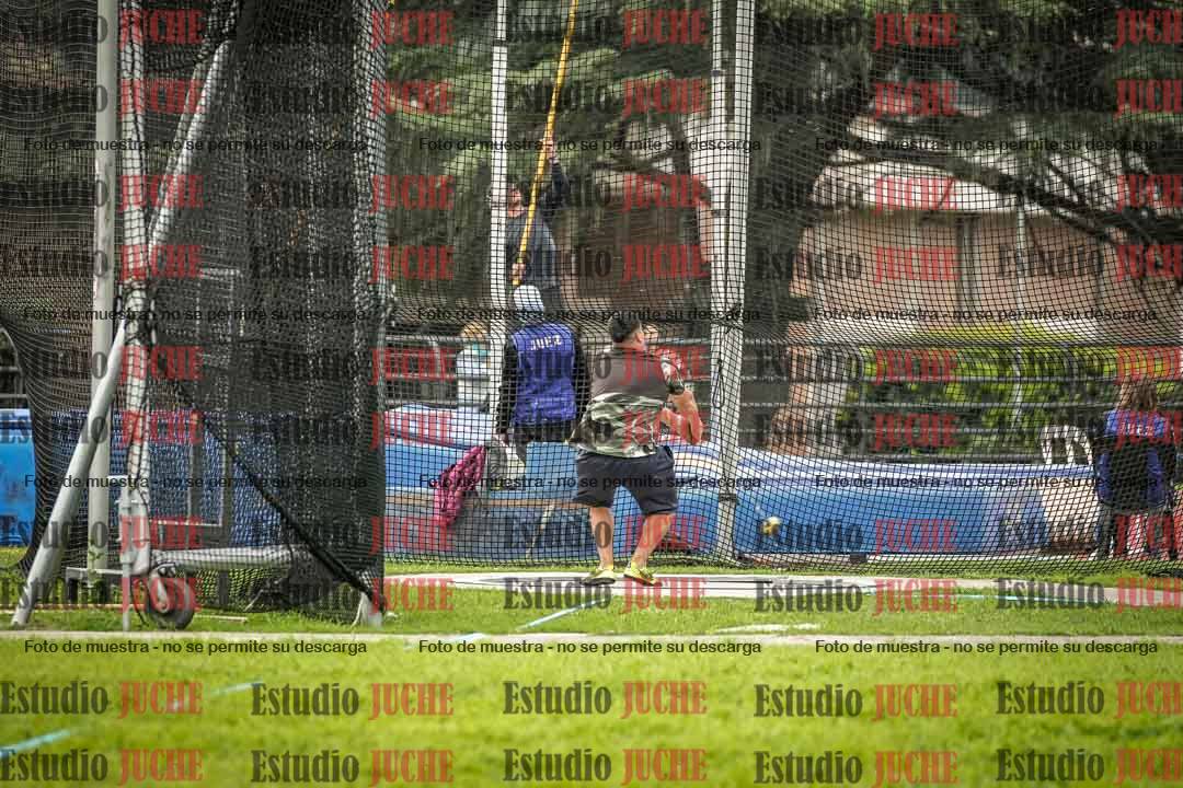 Fotos del lanzamiento de martillo de varones
