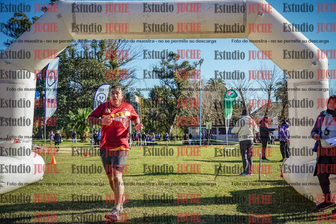 Fotos de la llegada del cross de 4000 m - varones