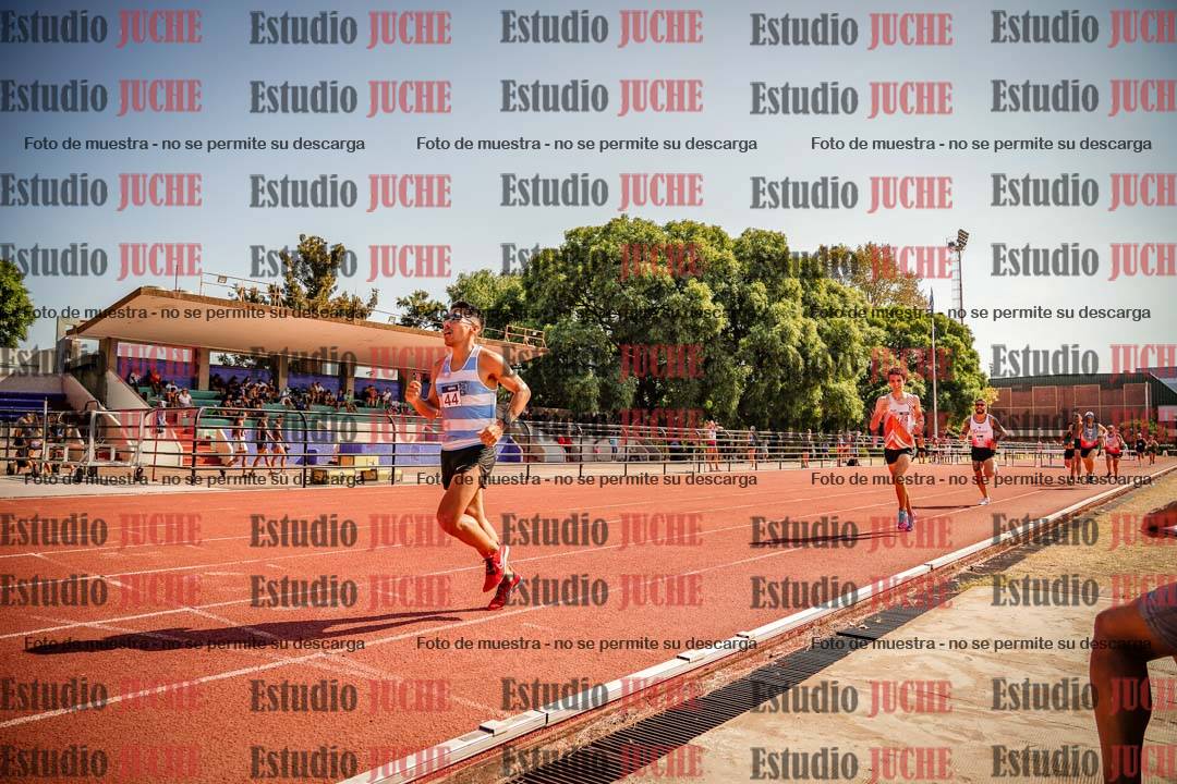 Fotos de los 3000 m llanos de varones