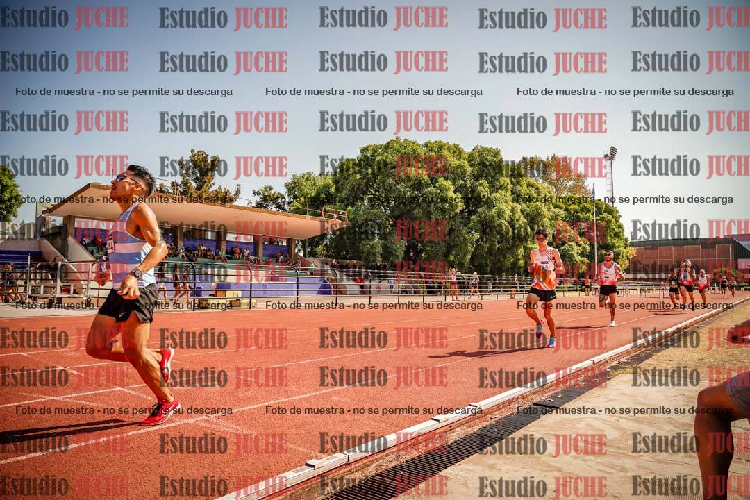 Fotos de los 3000 m llanos de varones
