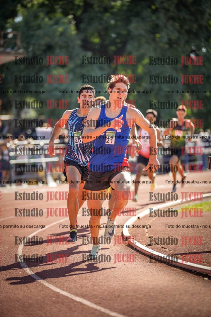 Fotos de los 800 m llanos de varones
