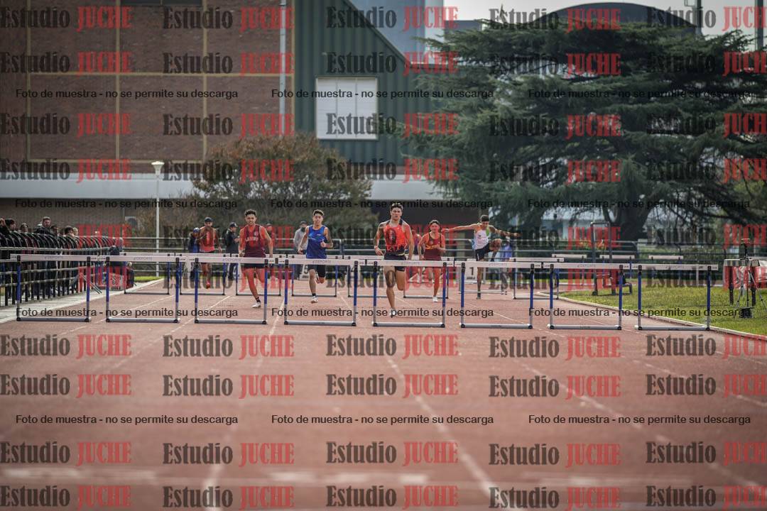 Fotos de los 400 m con vallas de varones