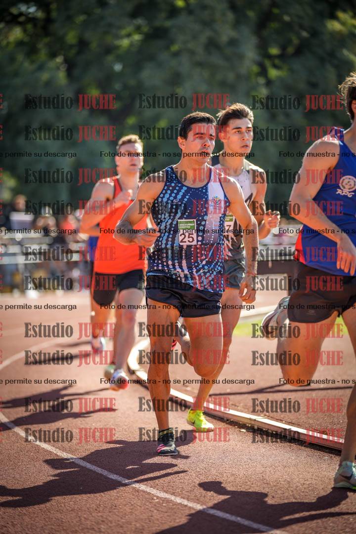Fotos de los 800 m llanos de varones