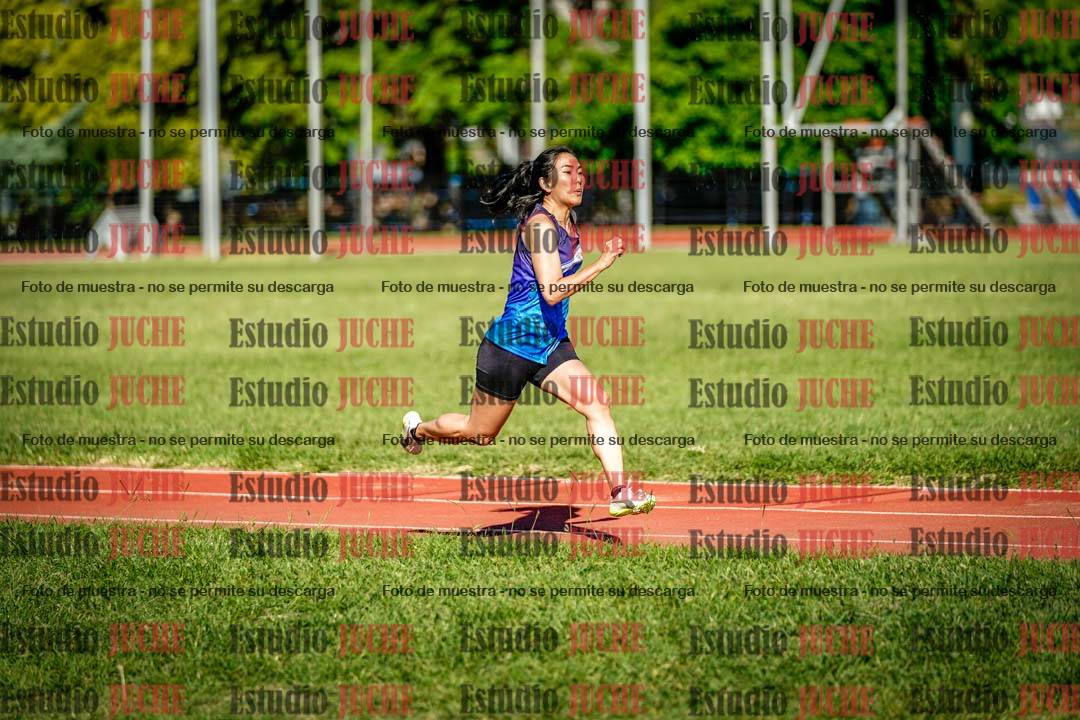Fotos del salto en largo de mujeres