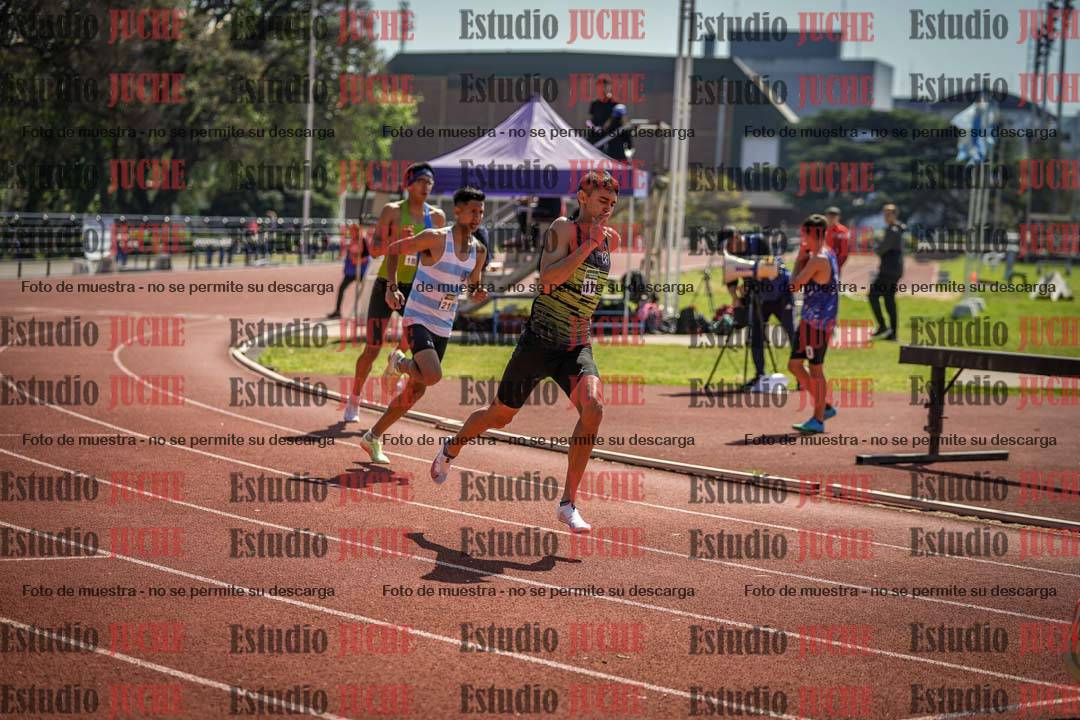 Fotos de los 800 m llanos de varones