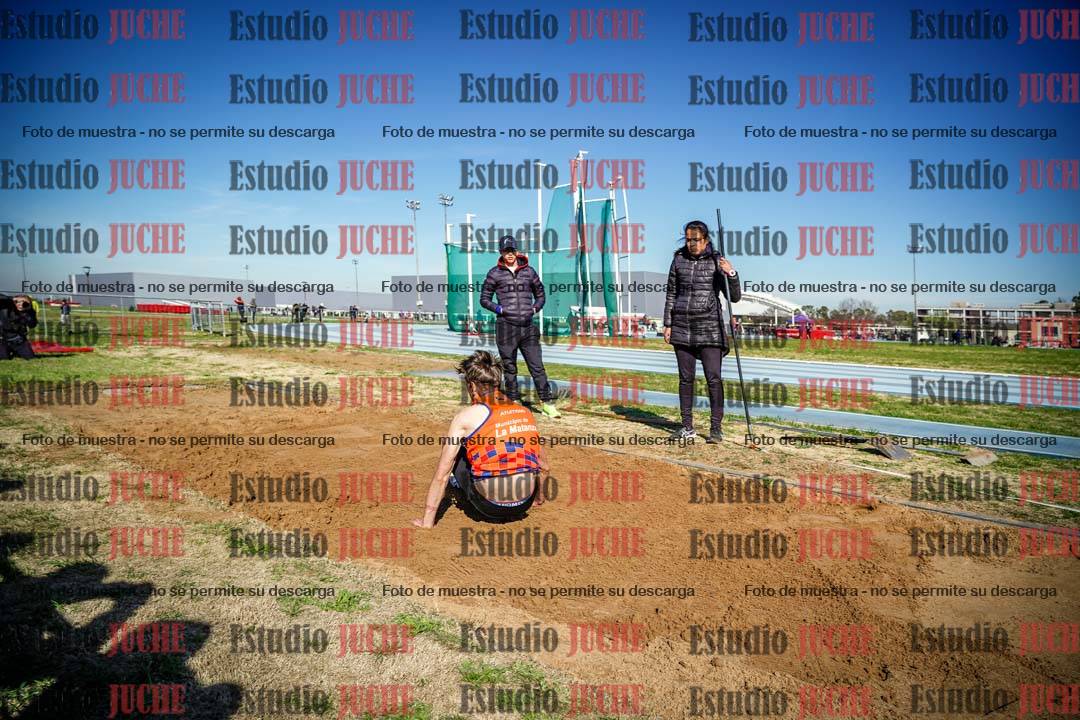 Fotos del salto en largo de varones