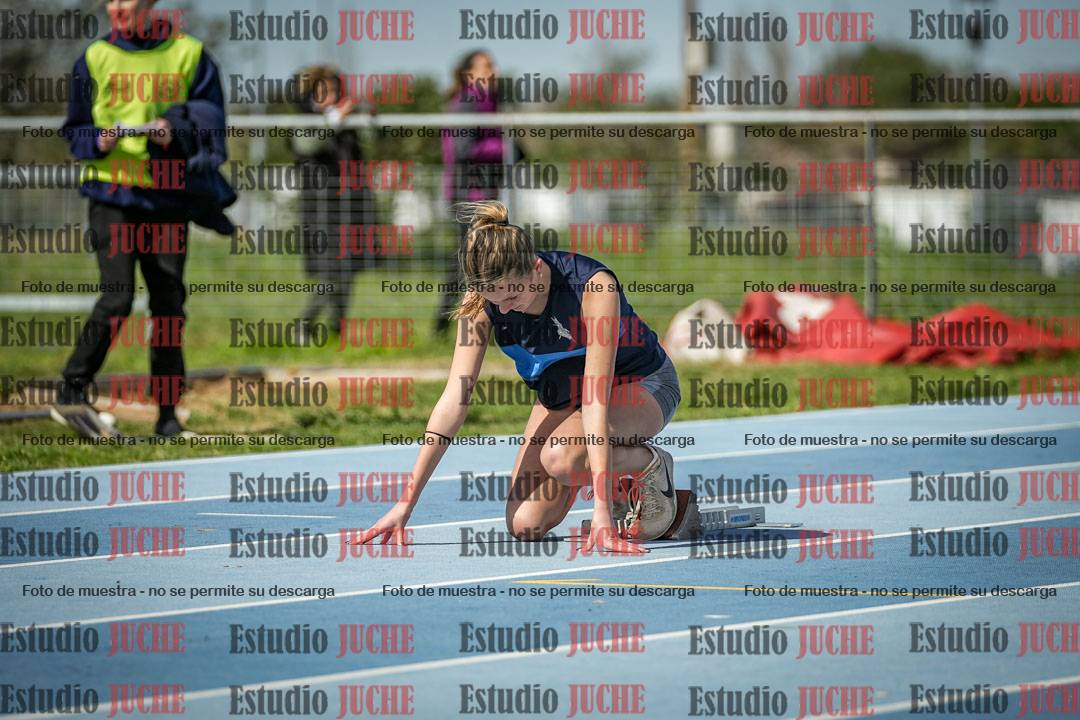 Fotos de los 295 m con vallas de mujeres - U17