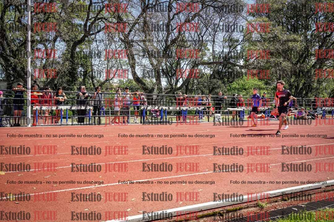 Fotos de los 80 m llanos de varones