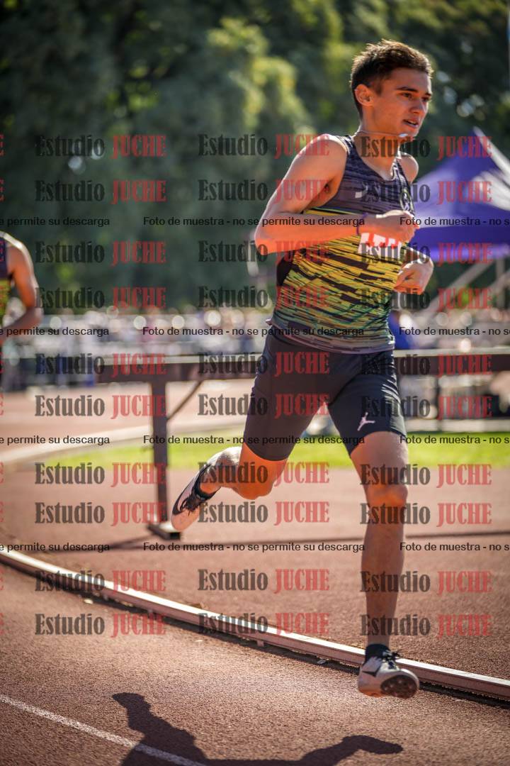 Fotos de los 800 m llanos de varones