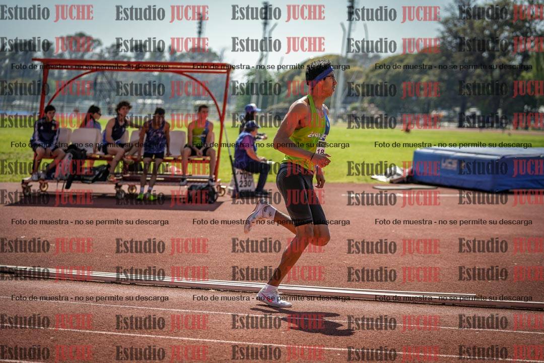 Fotos de los 800 m llanos de varones