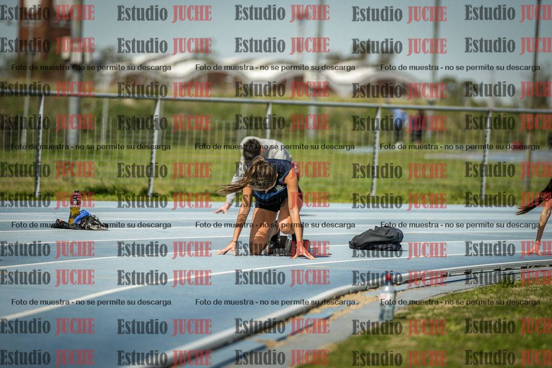 Fotos de los 295 m con vallas de mujeres - U17