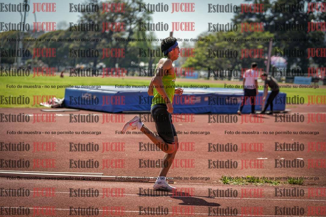 Fotos de los 800 m llanos de varones