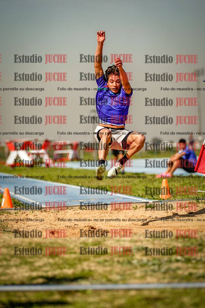 Fotos del salto en largo de varones