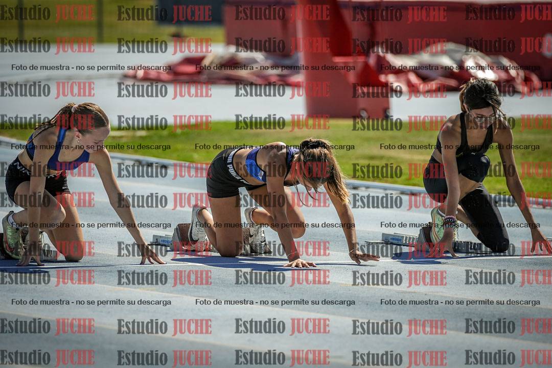 Fotos de los 80 m con vallas de mujeres - serie 1