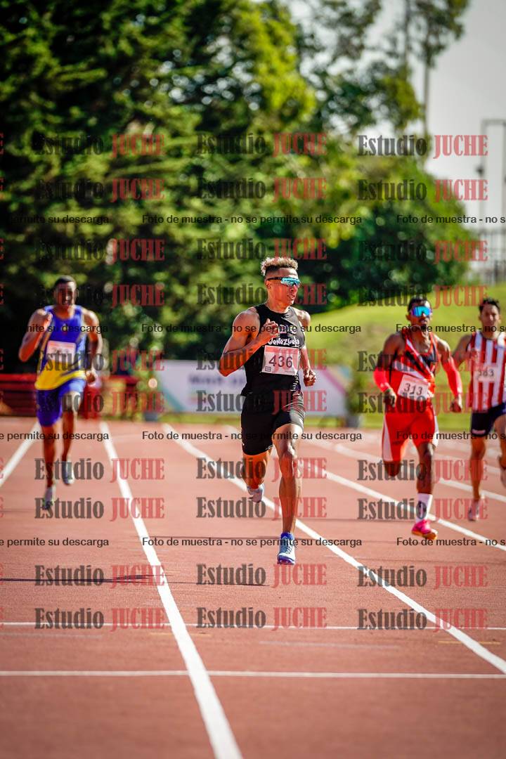 Fotos de los 400 m llanos de varones