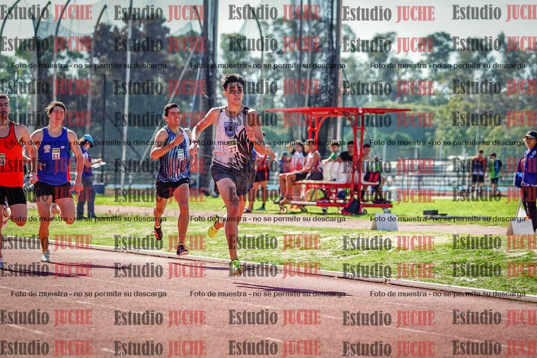 Fotos de los 800 m llanos de varones