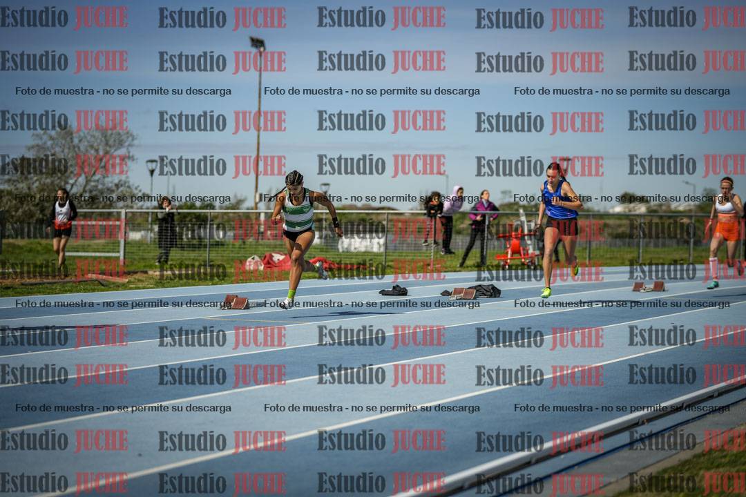 Fotos de los 295 m con vallas de mujeres - U17