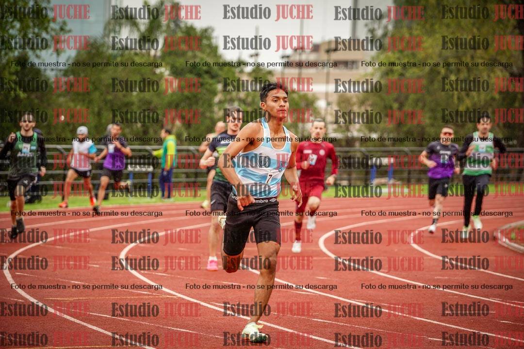 Fotos de los 800 m llanos de varones