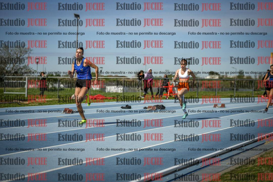 Fotos de los 295 m con vallas de mujeres - U17