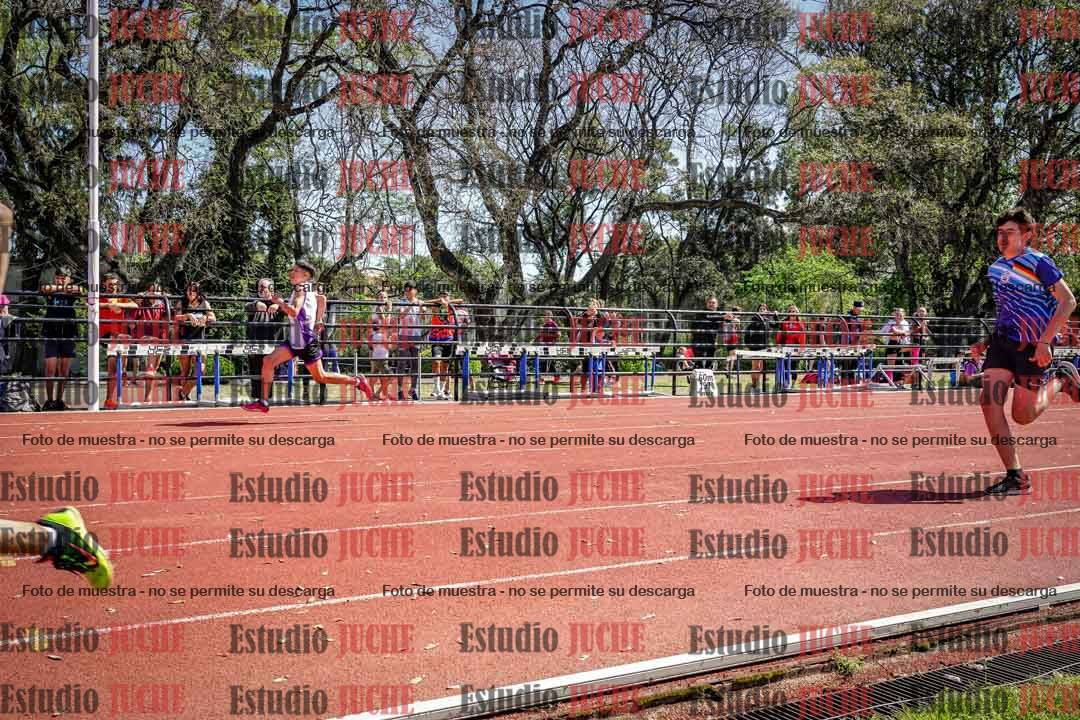 Fotos de los 80 m llanos de varones
