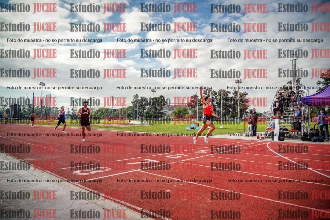 Fotos de los 400 m con vallas de varones