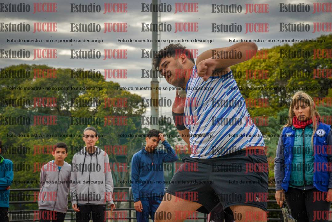 Fotos del lanzamiento de bala de varones