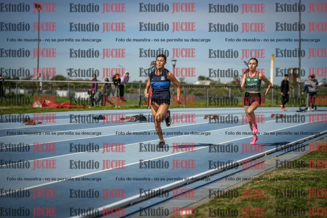 Fotos de los 295 m con vallas de mujeres - U17