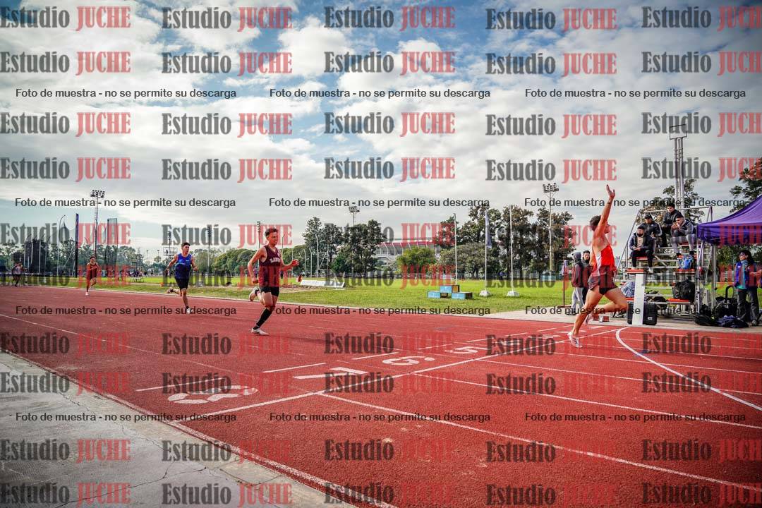 Fotos de los 400 m con vallas de varones
