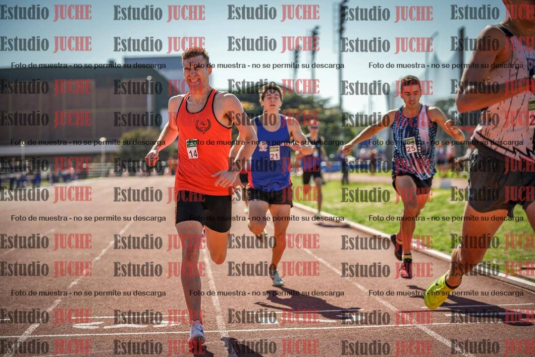 Fotos de los 800 m llanos de varones