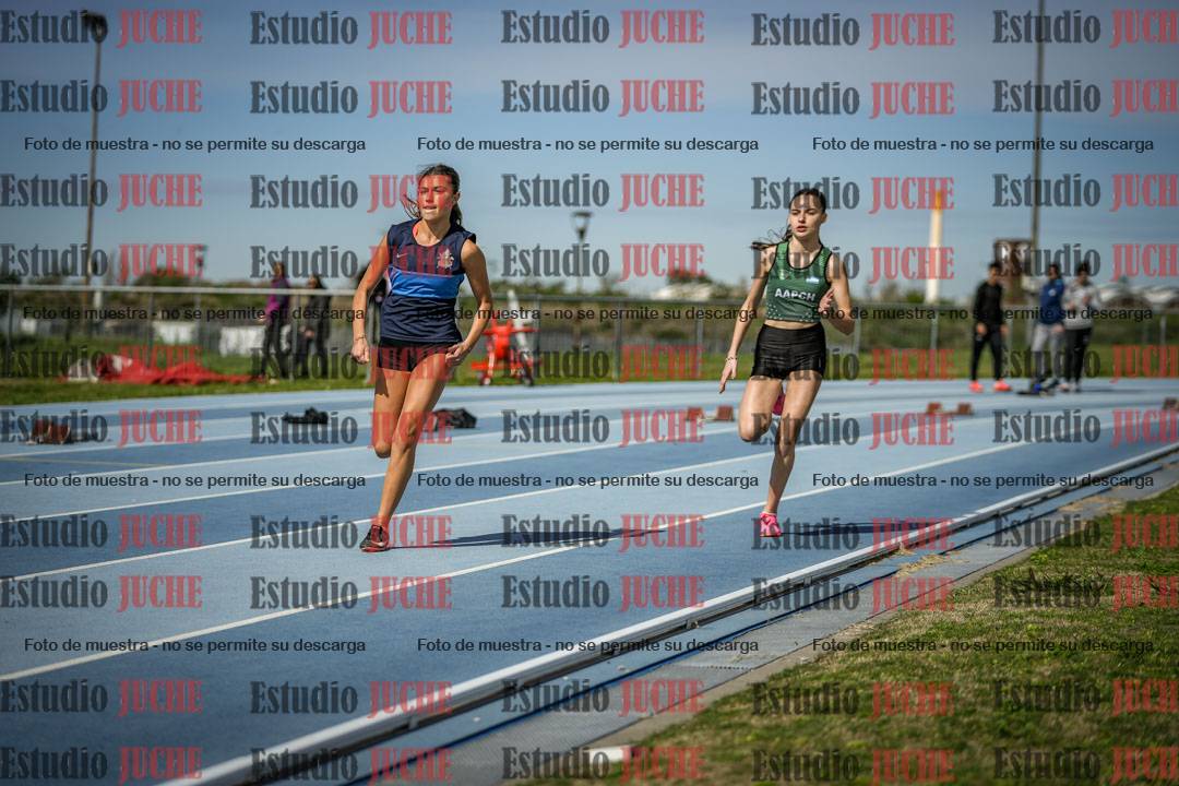 Fotos de los 295 m con vallas de mujeres - U17