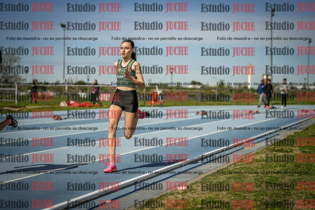 Fotos de los 295 m con vallas de mujeres - U17