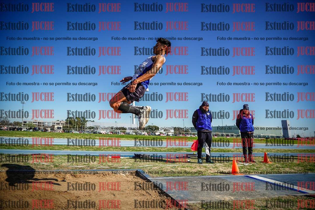 Fotos del salto en largo de varones