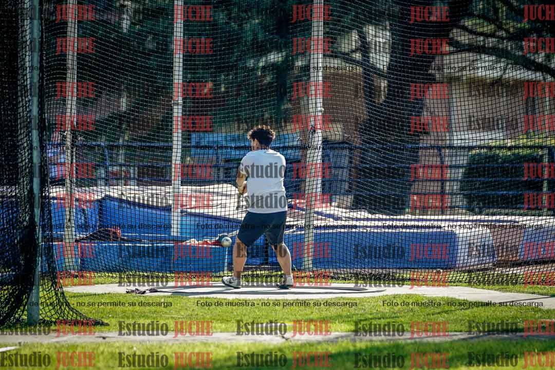 Fotos del lanzamiento de martillo de varones
