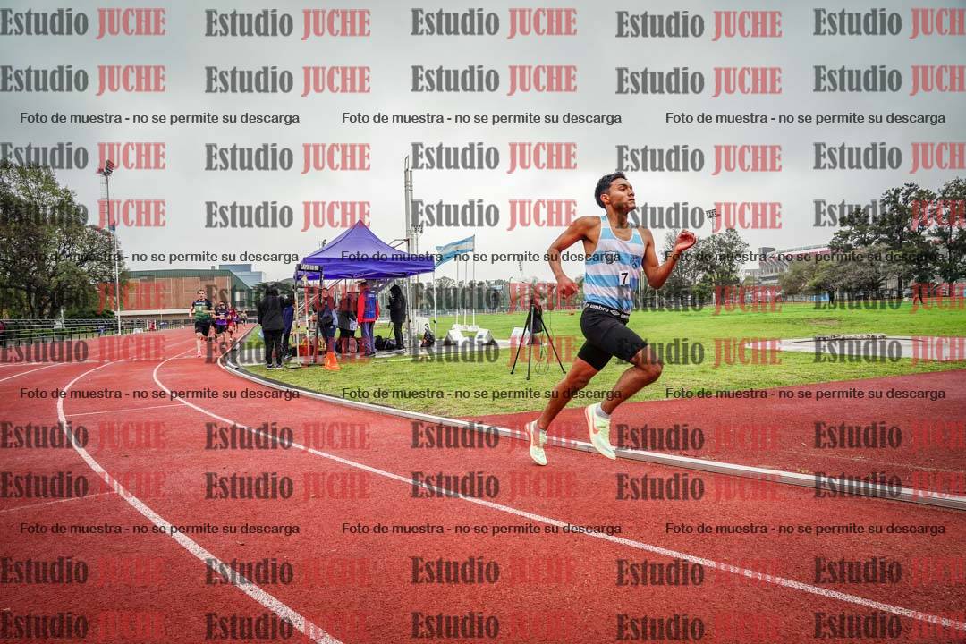 Fotos de los 800 m llanos de varones