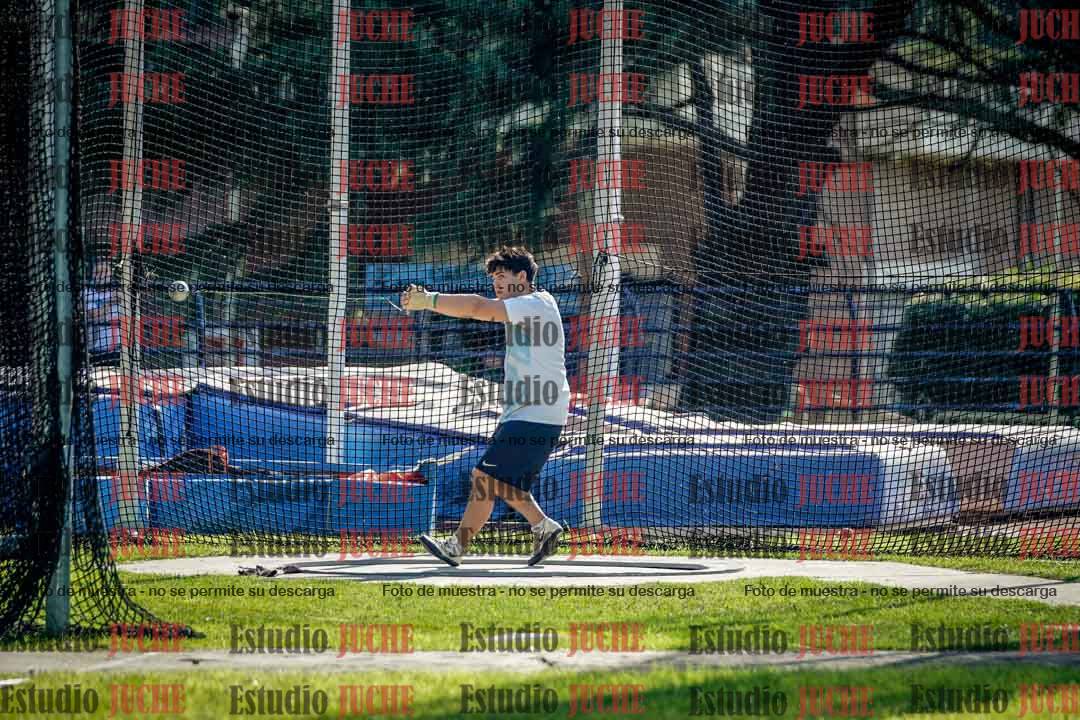 Fotos del lanzamiento de martillo de varones
