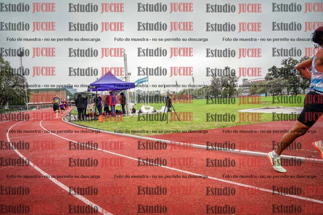 Fotos de los 800 m llanos de varones