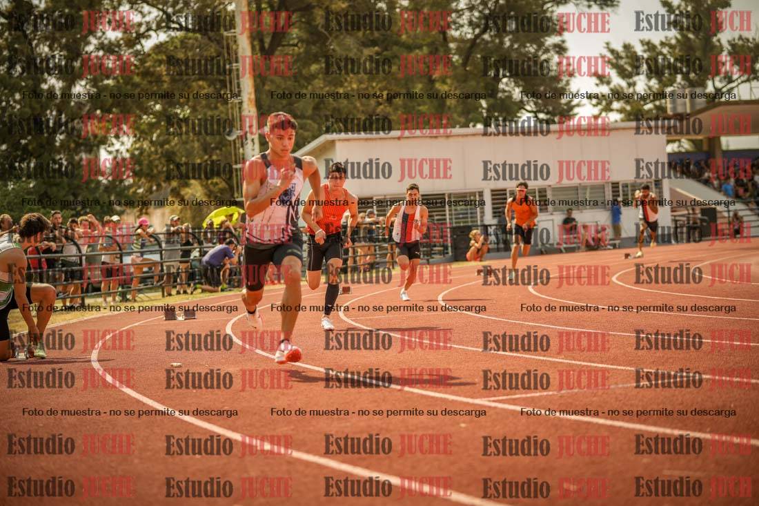 Fotos de los 400 m llanos de varones