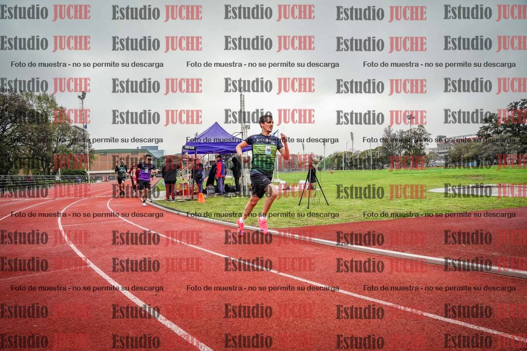 Fotos de los 800 m llanos de varones